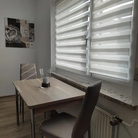Einladende In Messenah Apartment