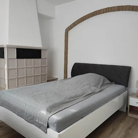 Einladende In Messenah Apartment
